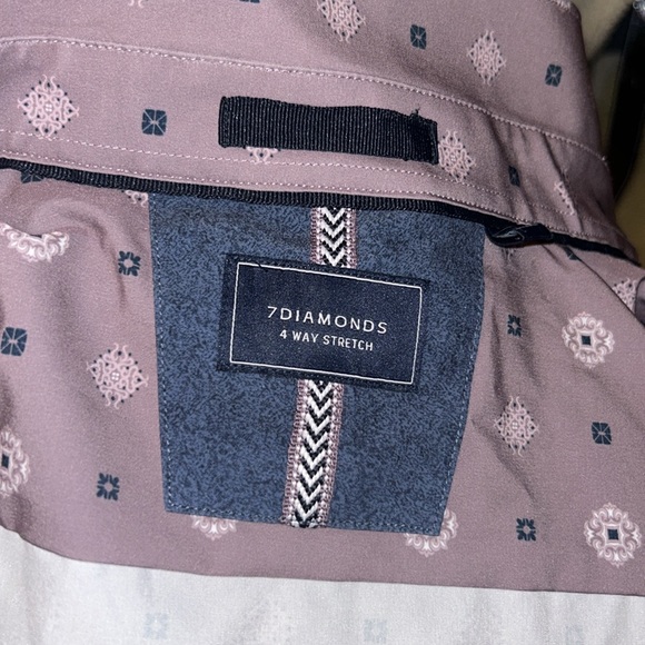 FINAL MARKDOWN!  7DIAMONDS NWOT Button Down Short Sleeve Shirt Geometric Print - Picture 3 of 8